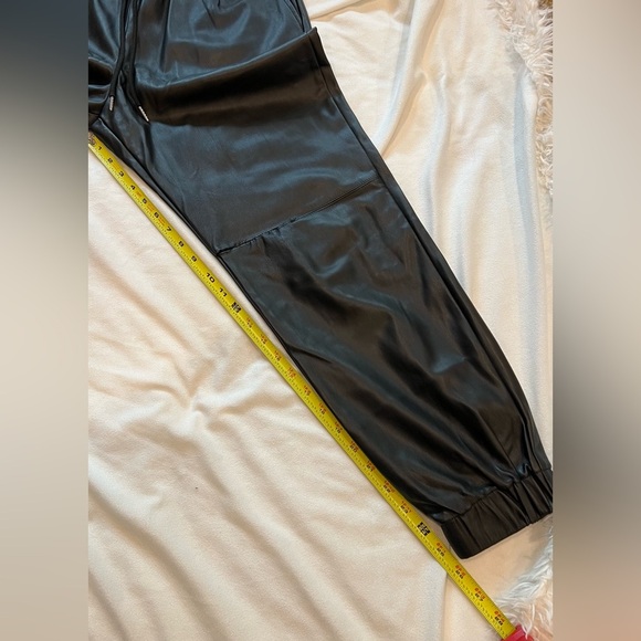 Bohme Sahara Vegan Faux Leather Women’s Black Jogger Pants Size Medium - Picture 14 of 15